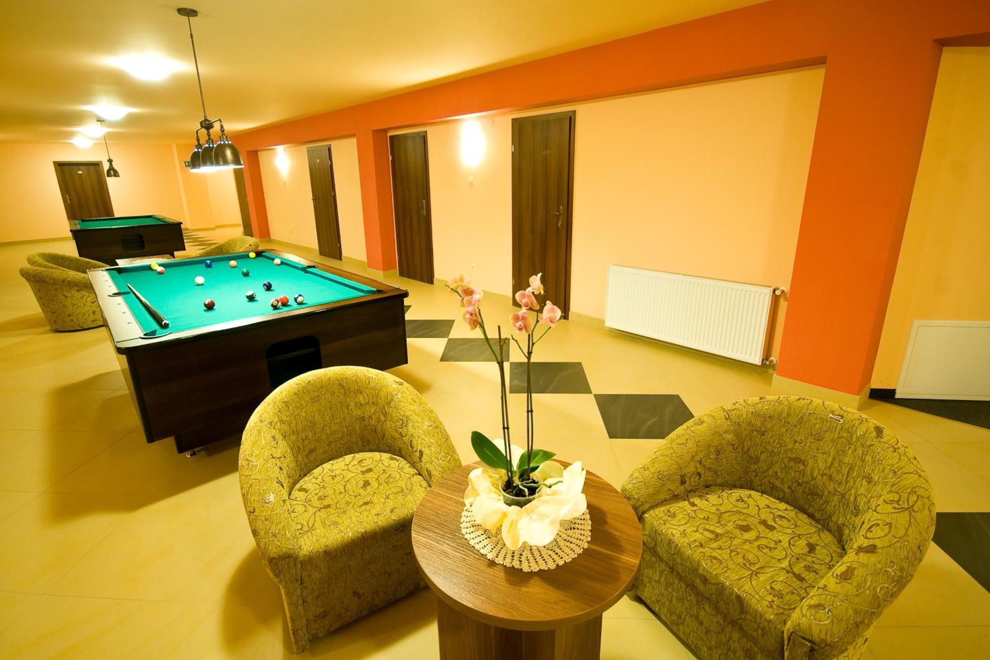 Hotel Gosciniec Horyzont Zemborzyce Tereszyńskie Exterior foto