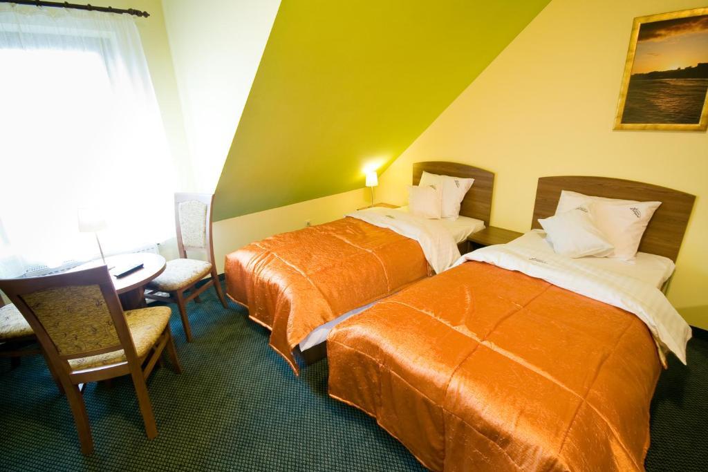 Hotel Gosciniec Horyzont Zemborzyce Tereszyńskie Zimmer foto